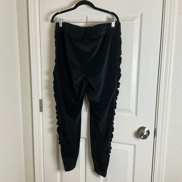 TORRID Signature Waist Ruched Velour Side Legging size 2 18-20 - Picture 8 of 9